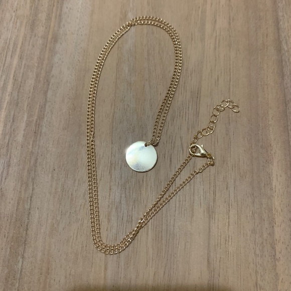 NWOT Gold Necklace with Round Pendant - Picture 5 of 7